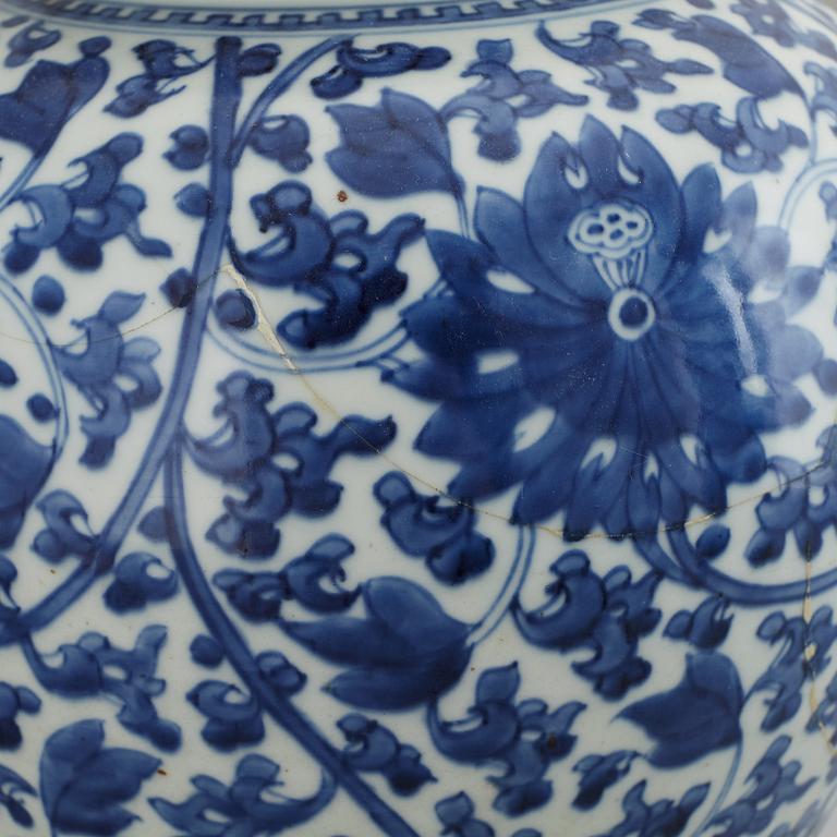 A blue and white jar with cover, Qing dynasty, 18th Century.