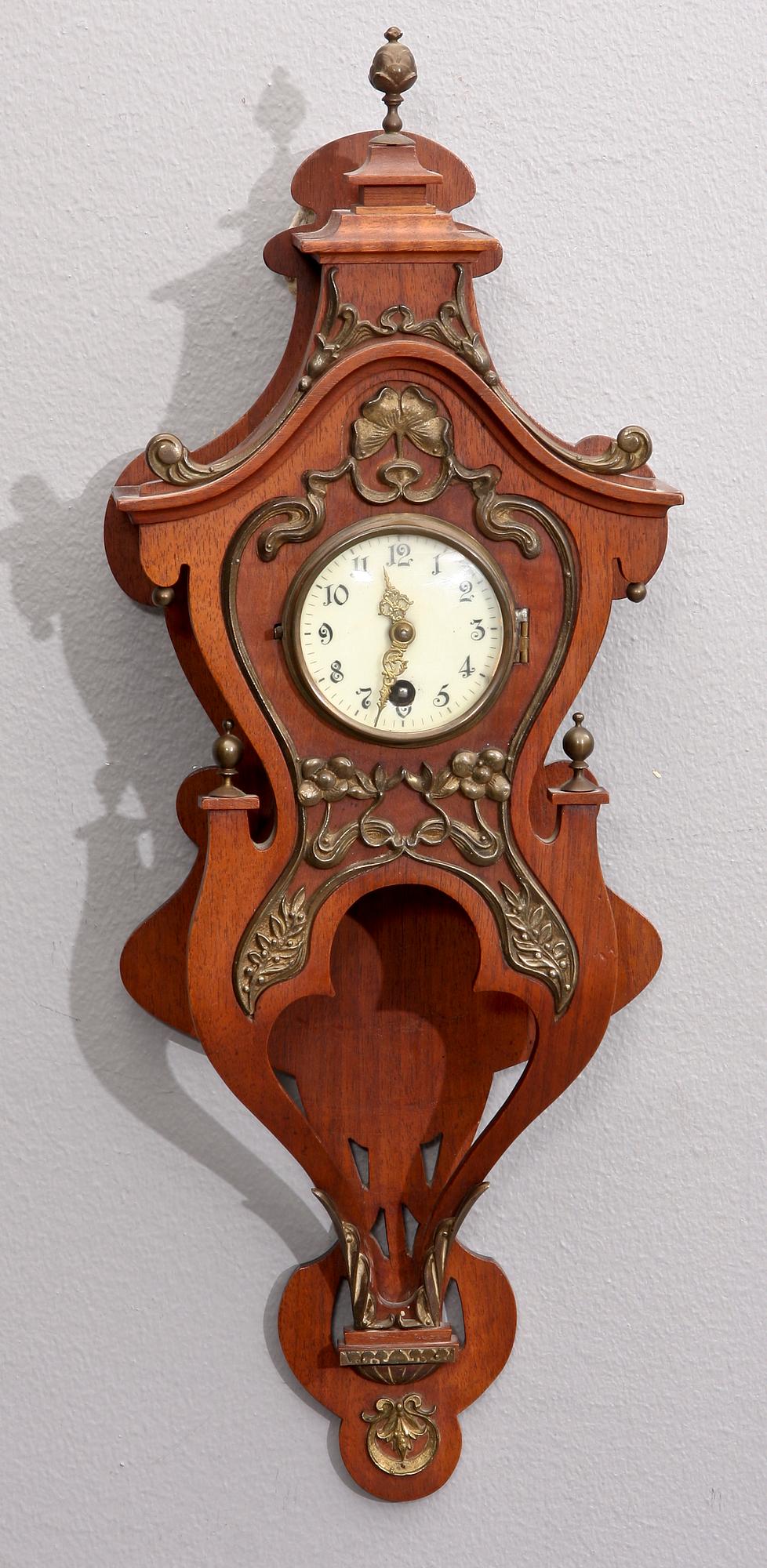 VÄGGPENDYL, nyrenässans, Lenzkirch, 1900-talets början.