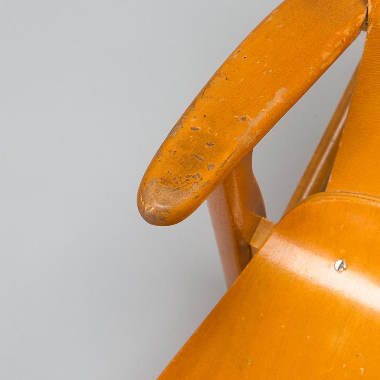 Ilmari Tapiovaara, a 1940s 'Domus' rocking chair for Keravan Puuteollisuus.