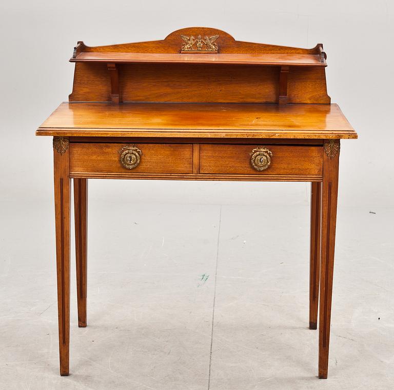 SKRIVBORD, sengustaviansk stil, 1900-talets första hälft.