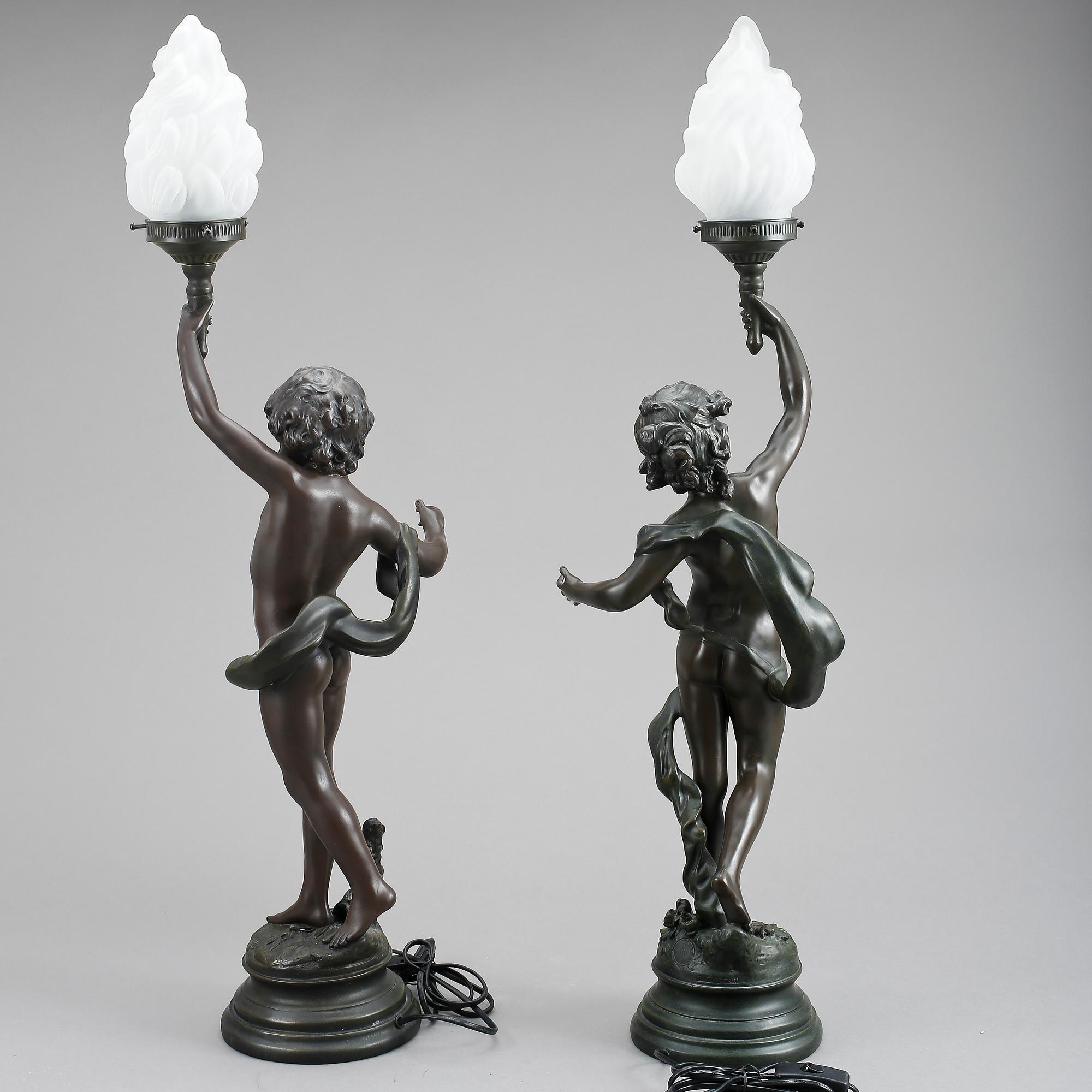 BORDSLAMPOR, ett par, modern tillverkning.