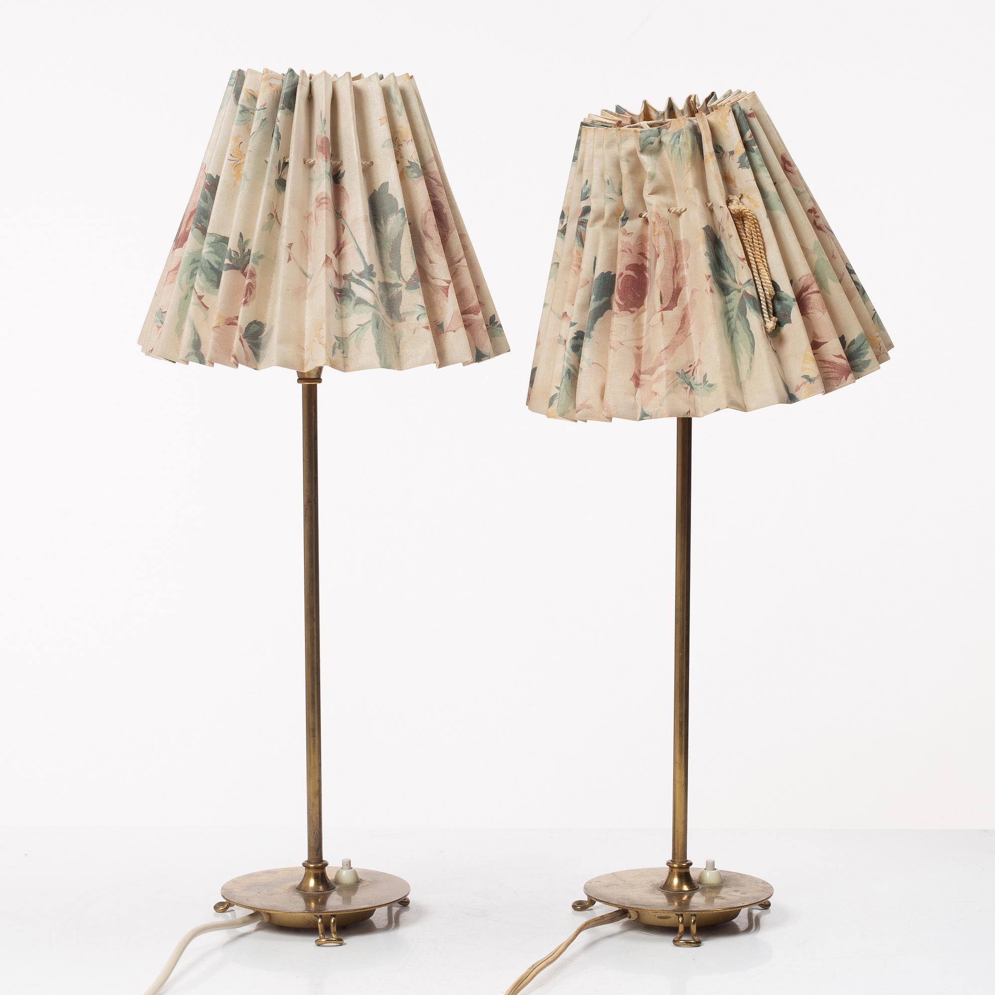 Josef Frank, a pair of model 2552 table lamps, Svenskt Tenn.