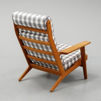 Hans J Wegner, an easy chair GE-290, Getama Gedsted, late 20th century.