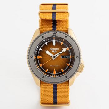 Seiko, 5, "Naruto Uzumaki", wristwatch, 42.5 mm.