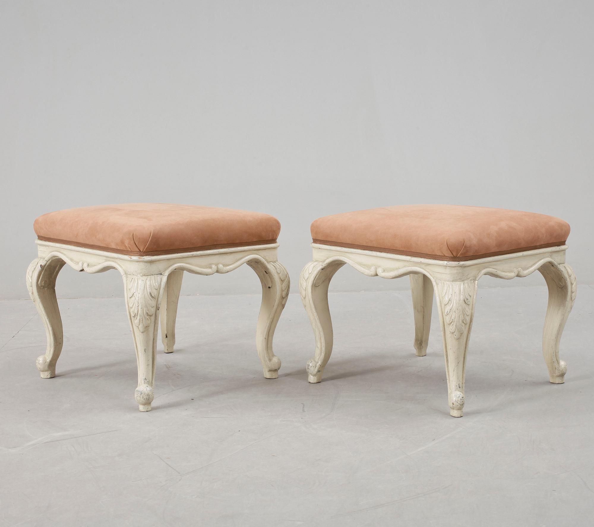 TABURETTER, ett par, rokokostil, 1800-tal.