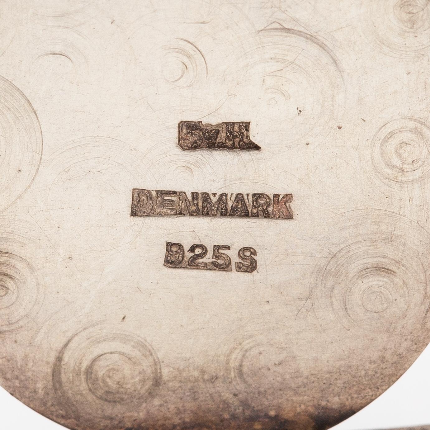 Two sterling silver neckalces, one with a rhodochrosite and one with an agate. Denmark.