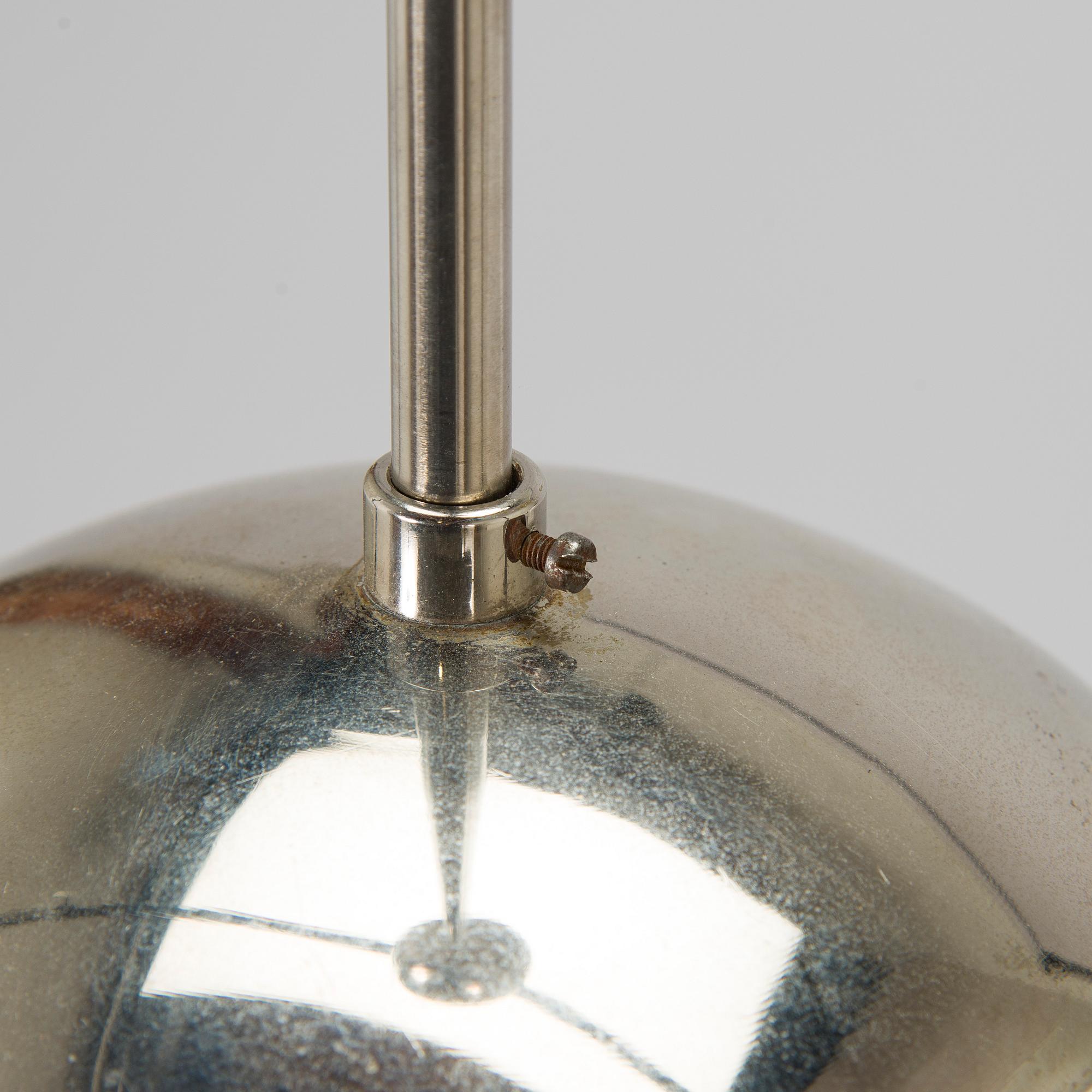 Paavo Tynell, taklampa modell 1602, Idman 1900-talets mitt.