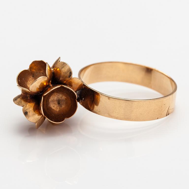 Liisa Vitali, Sormus "Kevät", 14K kultaa. Westerback, Helsinki 1971.