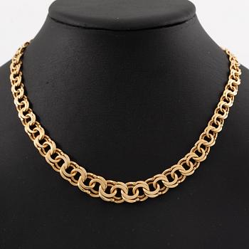 Necklace 18K gold.