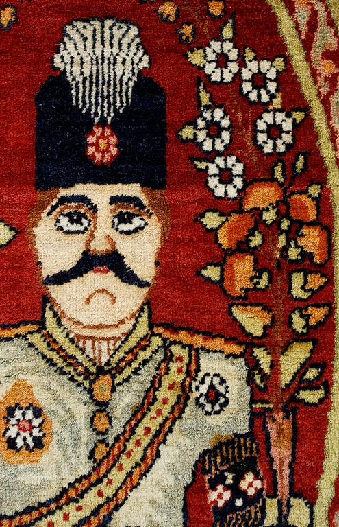 MATTA, semiantik Kirman Laver figural, ca 81x58 cm.