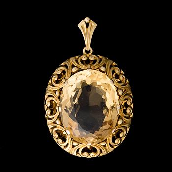 A PENDANT, facetted citrine, 18K gold. A. Tillander 1946.