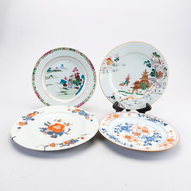 A set of four different Chinese pocelain Qing Dynsty Youngzhen plates.