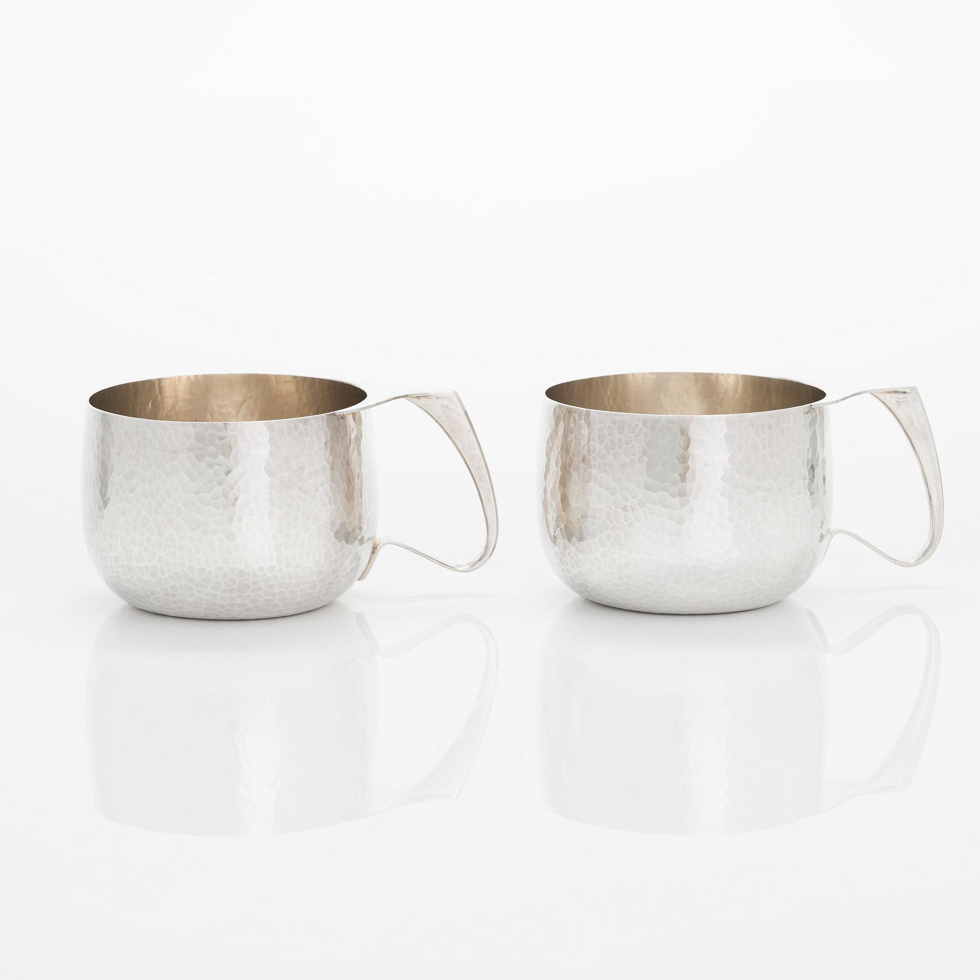 Tapio Wirkkala, two silver mugs, TW 463, Kultakeskus, Hämeenlinna 1988. Model designed in 1972.