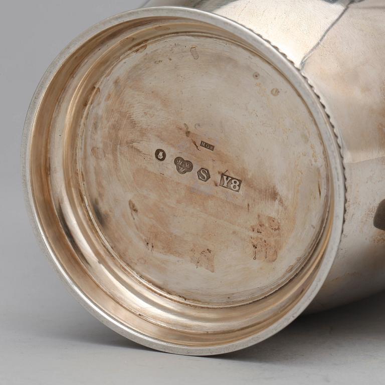 KAFFEKANNA, silver, Hugo Grun & Co AB, Stockholm 1949. Vikt ca 510 gram.