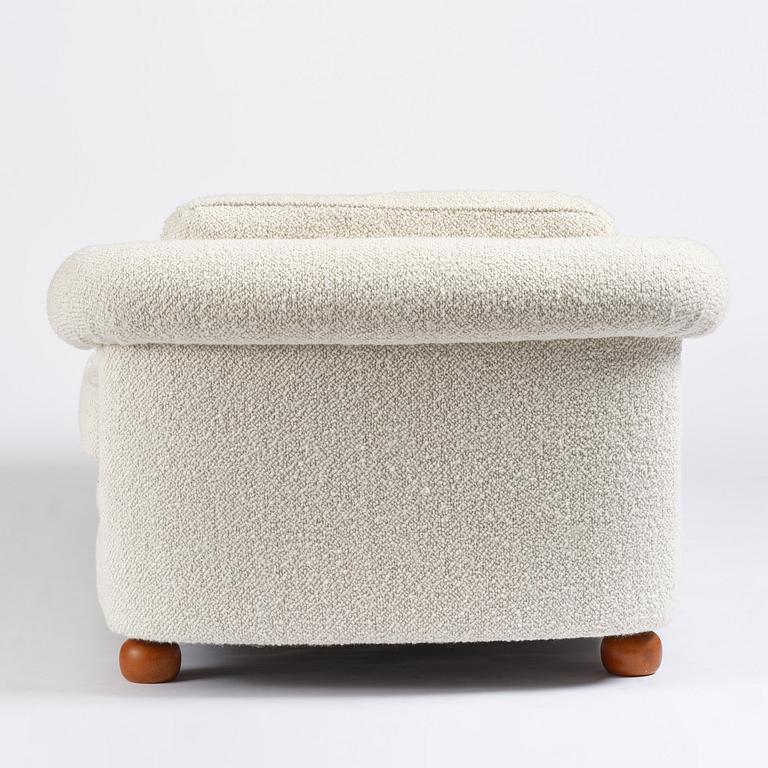 Josef Frank, a daybed model "Couch 775", Firma Svensk Tenn, 2021.