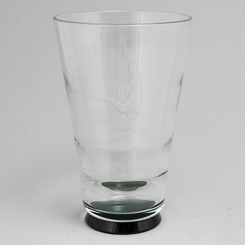 VICKE LINDSTRAND, vas, glas, Orrefors. Formgiven 1932.