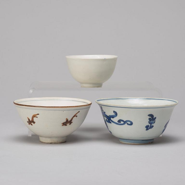 A group of three blue and white bowls, Ming dynasty (1368-1644).