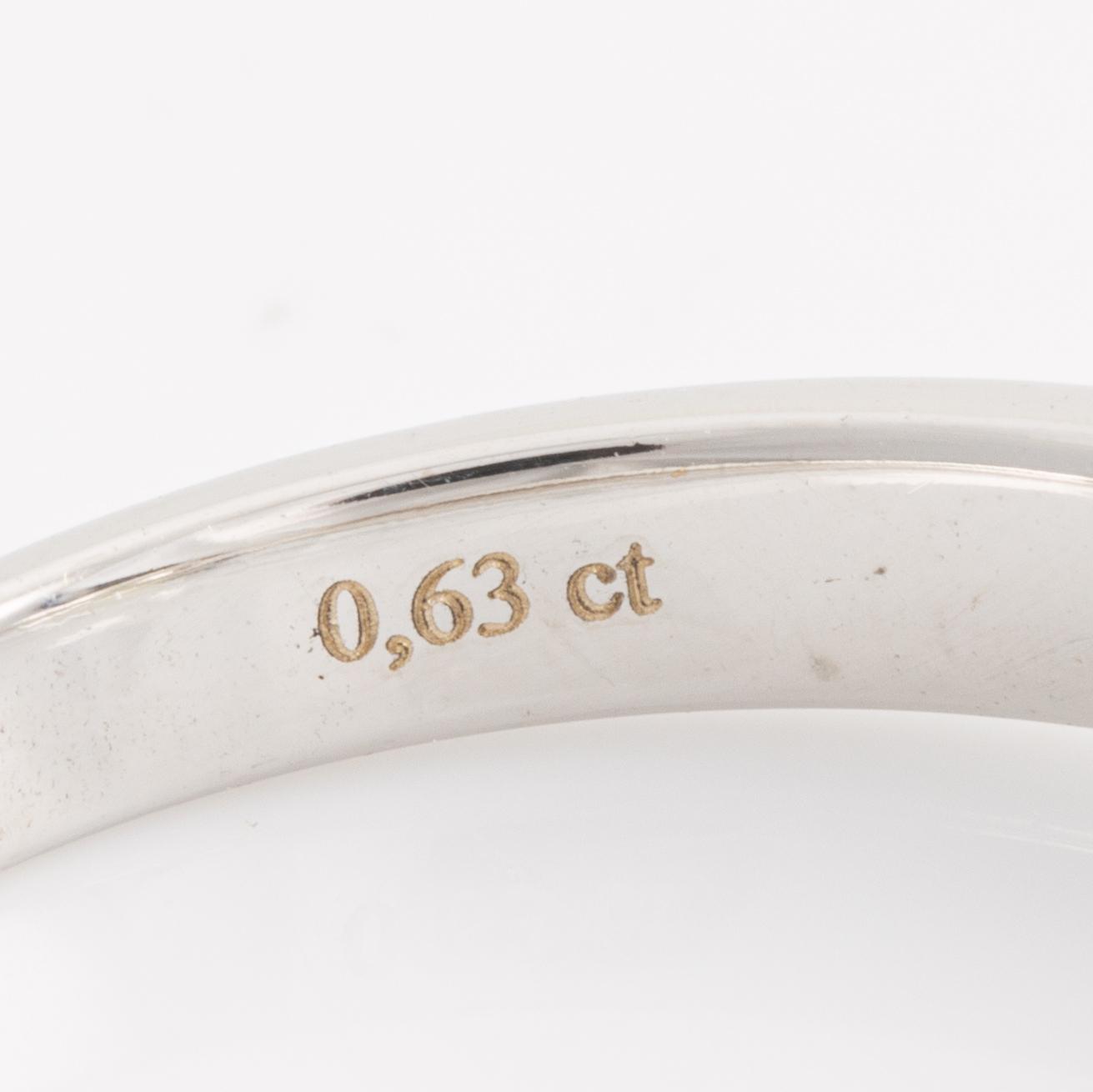 Ring with brilliant-cut diamond.