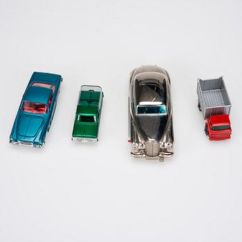 LEKSAKSBILAR i original kartong, 4 st, metall, Storbritannien och Tyskland, 1950-60-tal.