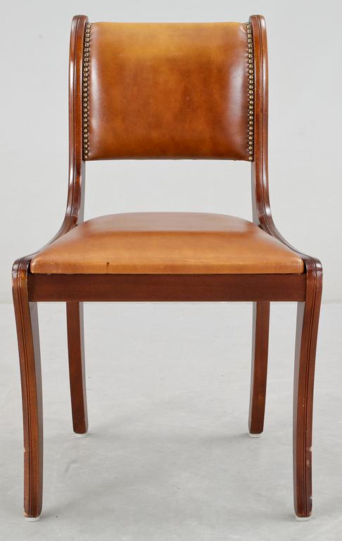 SKRIVBORD MED STOL, engelsk stil, 1900-talets slut.
