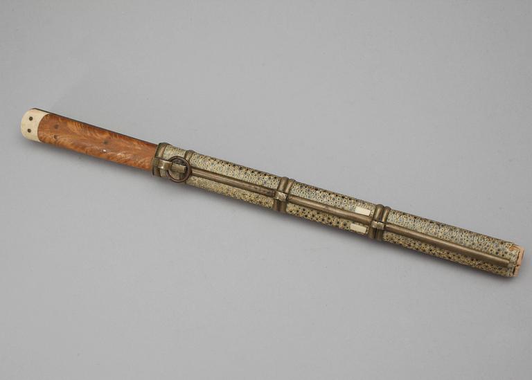 CHOPSTICKS samt KNIV, bland annat ben, sannolikt Kina, 1900-tal.