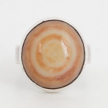 CECILIA JOHANSSON, a cabochon cut agate ring made in Göteborg 1977.