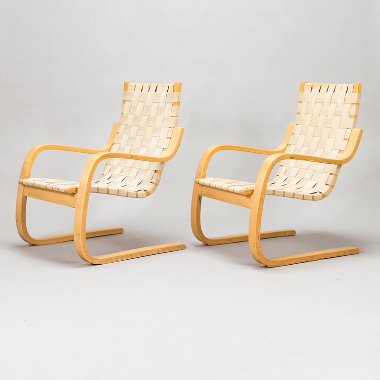 Alvar Aalto, A pair of model 406 armchairs for Artek, 1970s.
