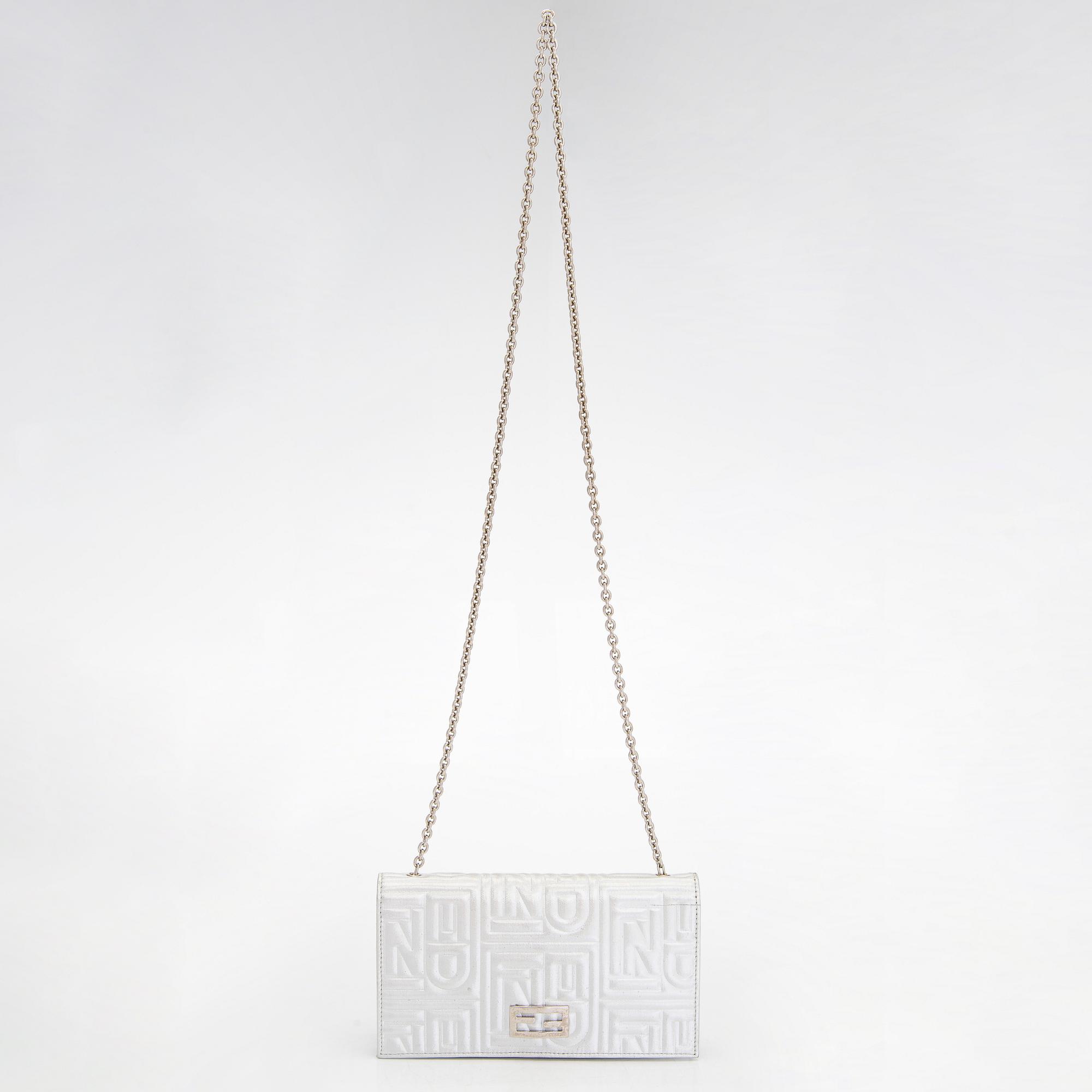 Fendi, A 'wallet on chain', bag.