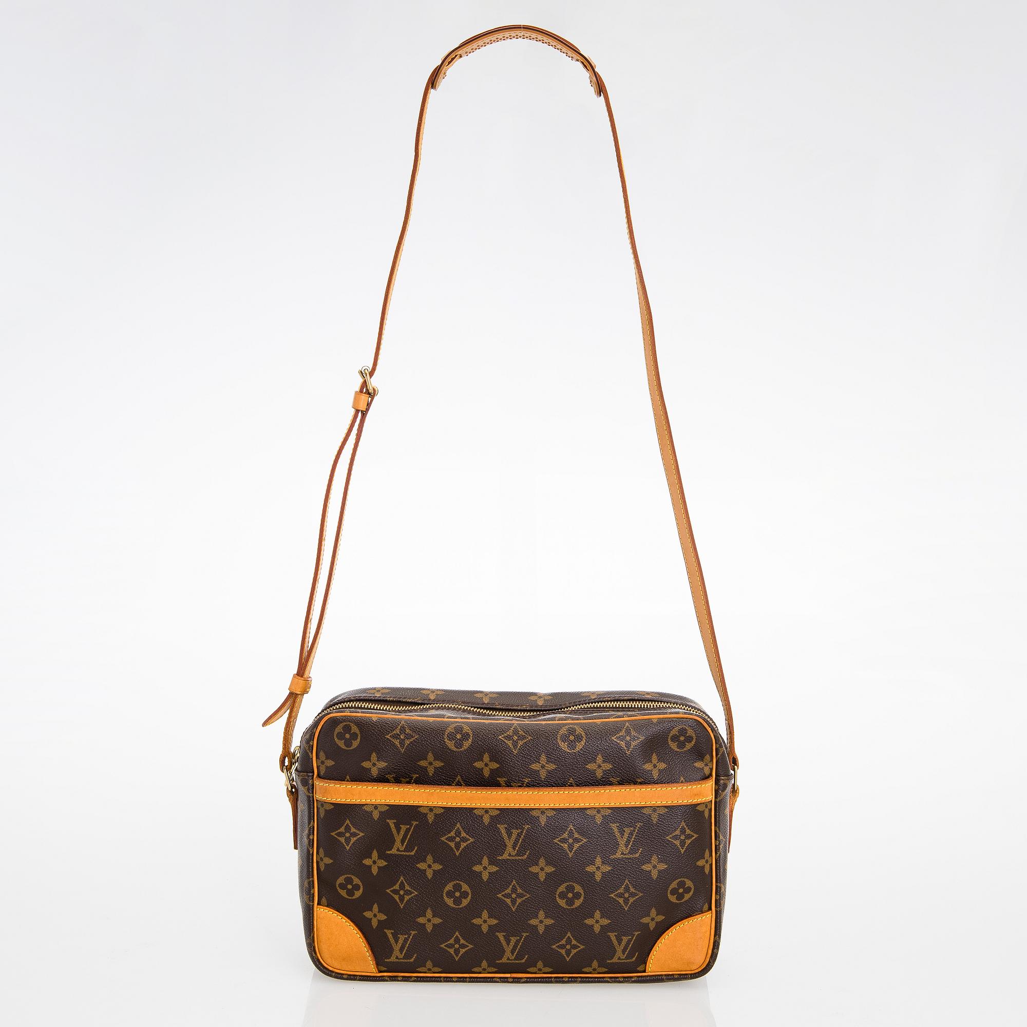 Louis Vuitton, a Monogram 'Trocadero 30' Bag.