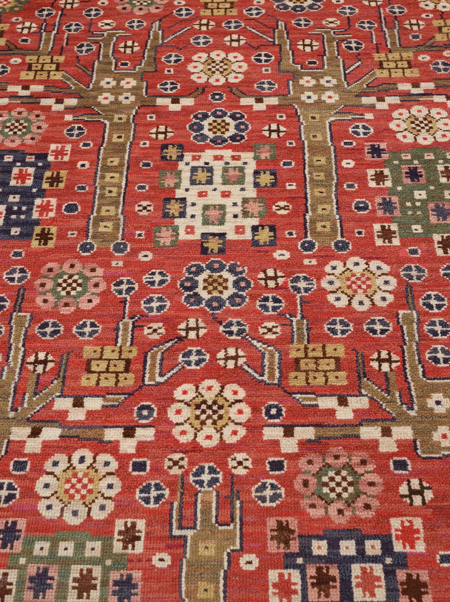 Märta Måås-Fjetterström, Matta, "Röda trädgårdsmattan", flossa, ca 335,5-337,5 x 224,5-230,5 cm, signerad AB MMF.