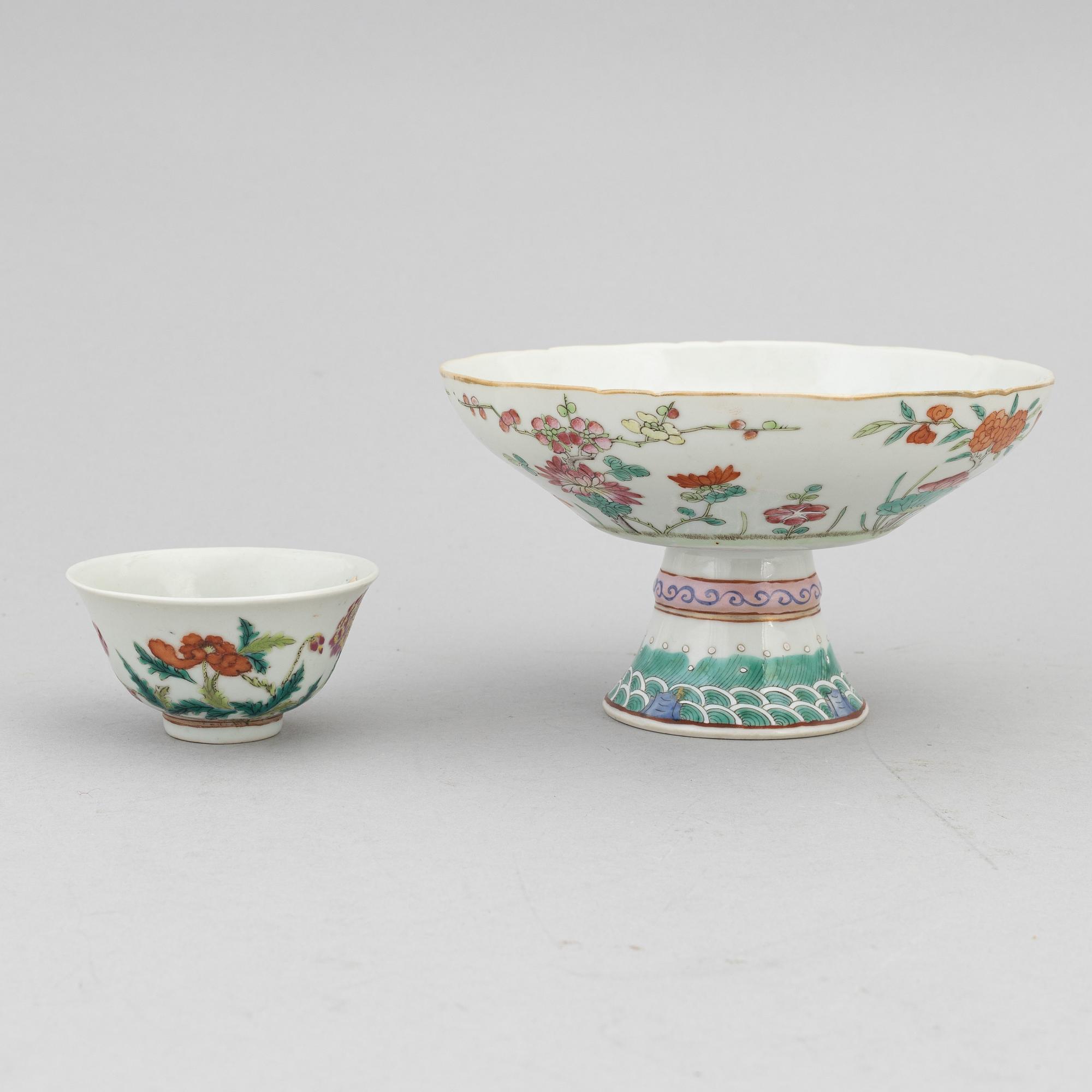 A Chinese porcelain tazza, bowl and teapot, late Qing dynasty, late 19th century.