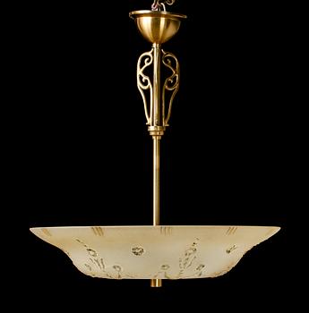 TAKLAMPA, stomme av mässing, kupa av råglas, 1900-talets mitt. H 58.