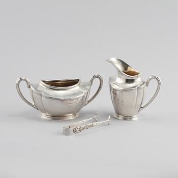 SOCKERSKÅL, GRÄDDSNIPA SAMT SOCKERTÅNG, silver, 1900-tal, vikt 400 gram.