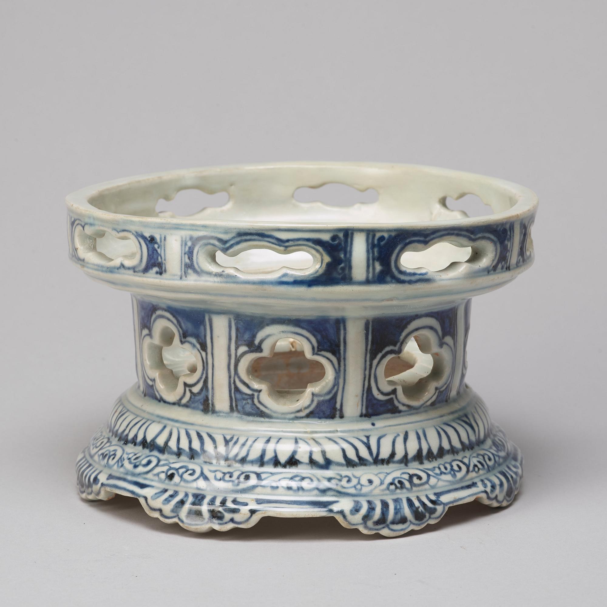 STÄLL, porslin. Thailand, 16/1700-tal.