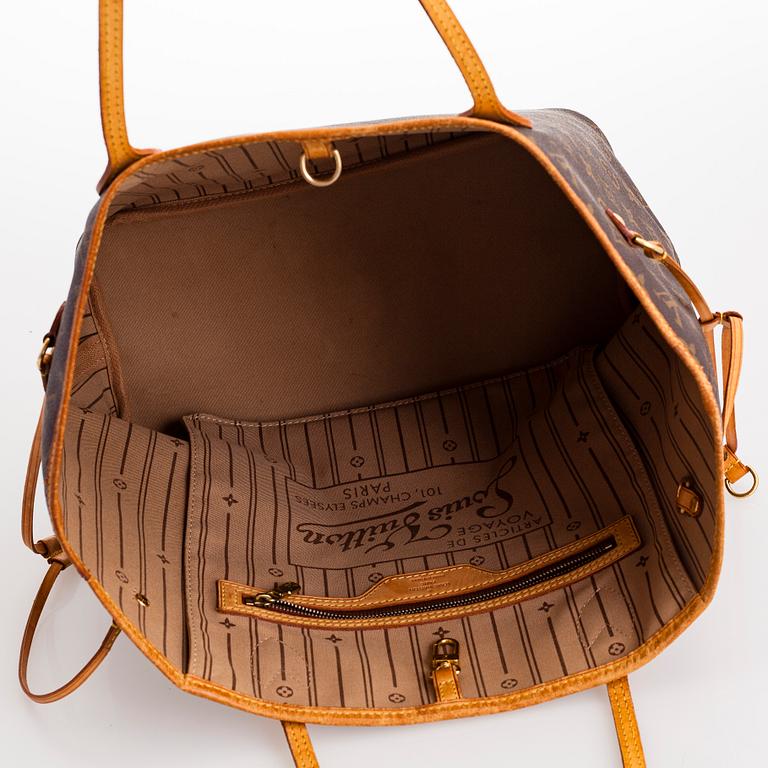 Louis Vuitton, A 'Neverfull MM' Monogram Bag.