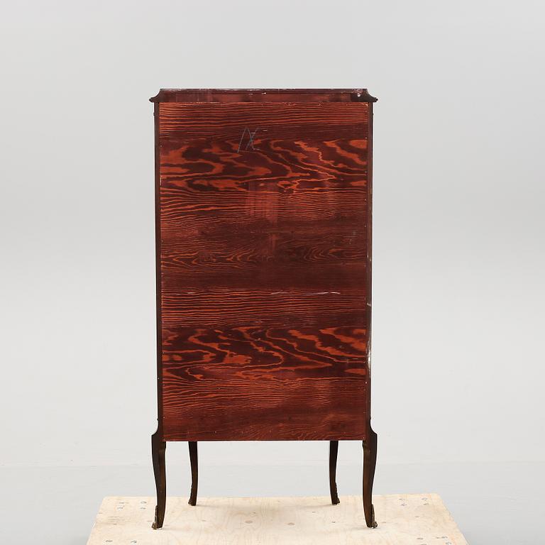 VITRINSKÅP, Louis XVI-stil, 1900-tal.