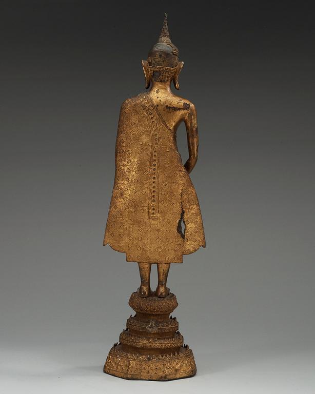 BUDDHA, bronserad och bemålad brons. Thailand, omkring 1900.