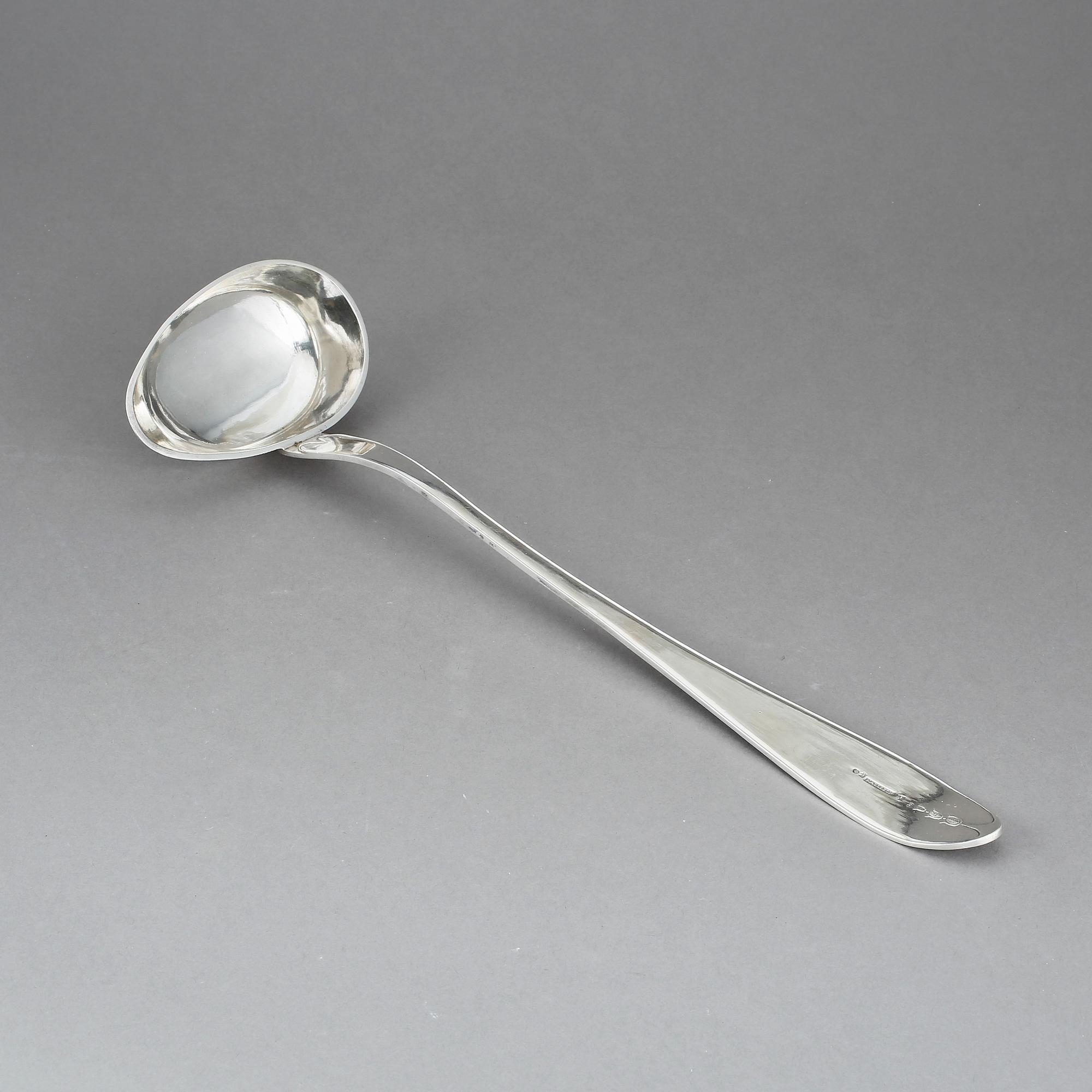 SOPPSLEV, silver, Paul Georg Hallbeck Malmö 1829. Vikt 255 gr.