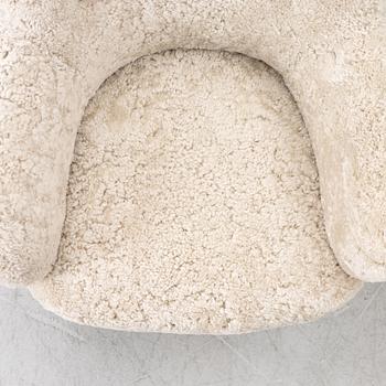 Carl Malmsten, A pair of Samsas easy chairs, second half of the 20th century.