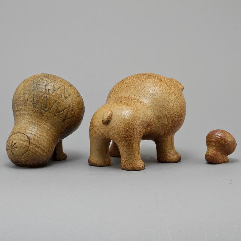 FIGURINER, 3 st, stengods, Lisa Larson, Gustavsberg, 1900-tal.