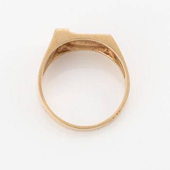 Ring, Bengt Hallberg, 18K gold with a small brilliant-cut diamond.