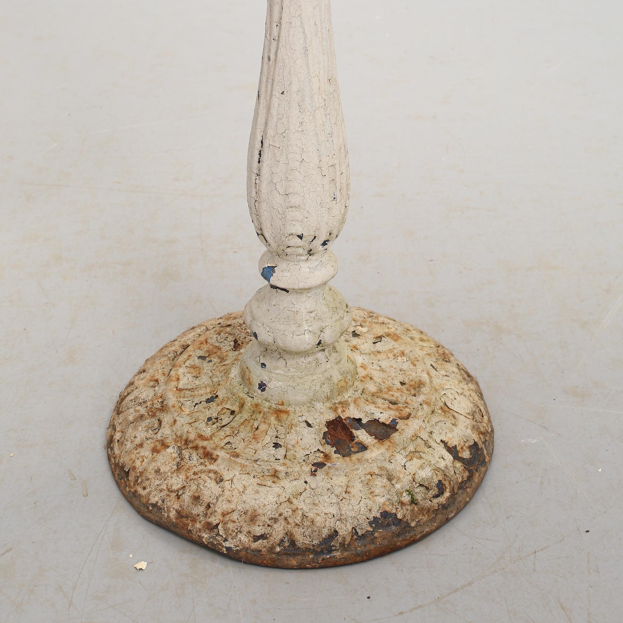 TRÄDGÅRDSGRUPP, 3 delar, delvis Grytgöl, 1900-tal.