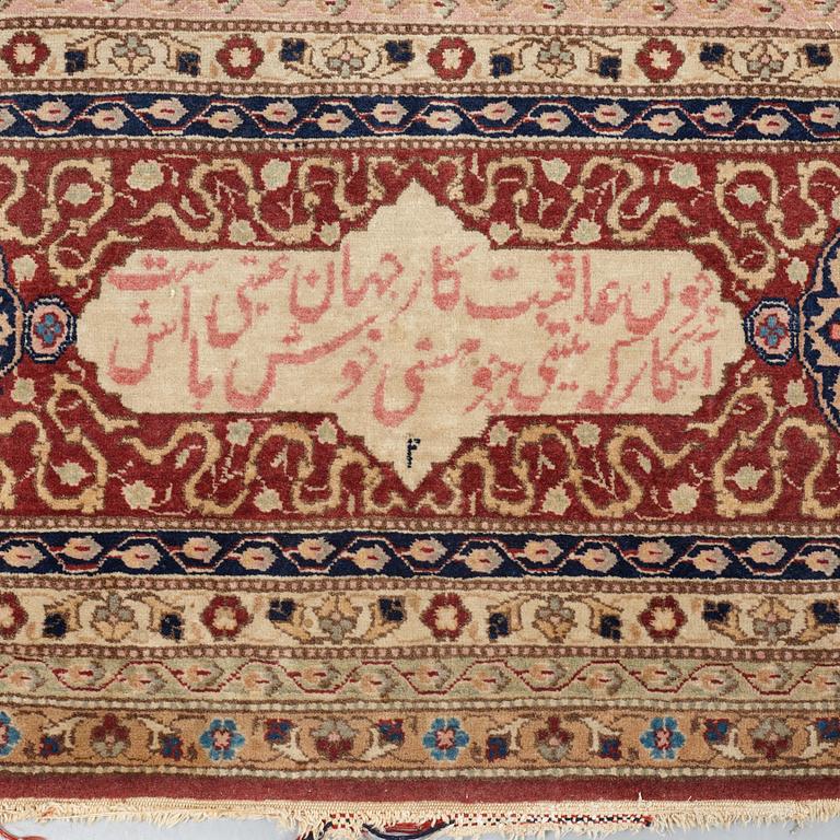 MATTO, a semi-antique Tabriz, ca 466 x 328,5 cm.