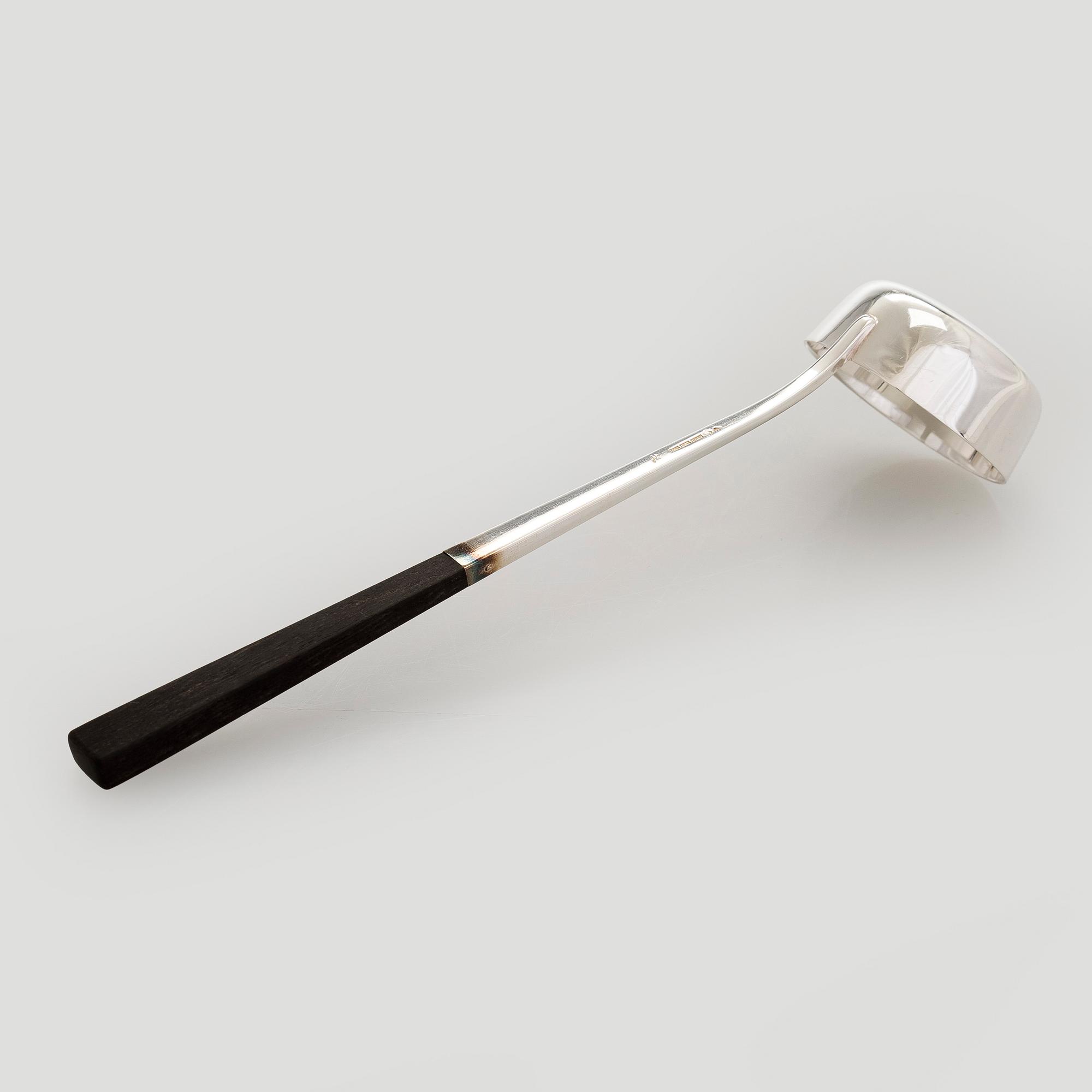 Mauno Honkanen, Såsskål med slev, silver, Tillander, Helsingfors 1958.