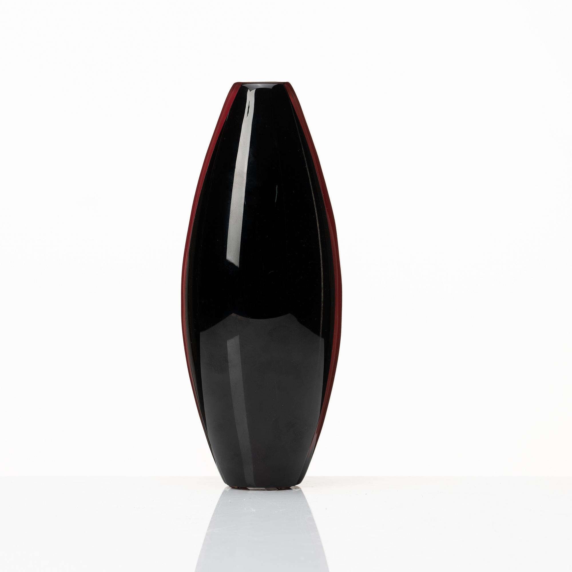 Matz Borgström, a glass vase, Orrefors, Sweden 1989.