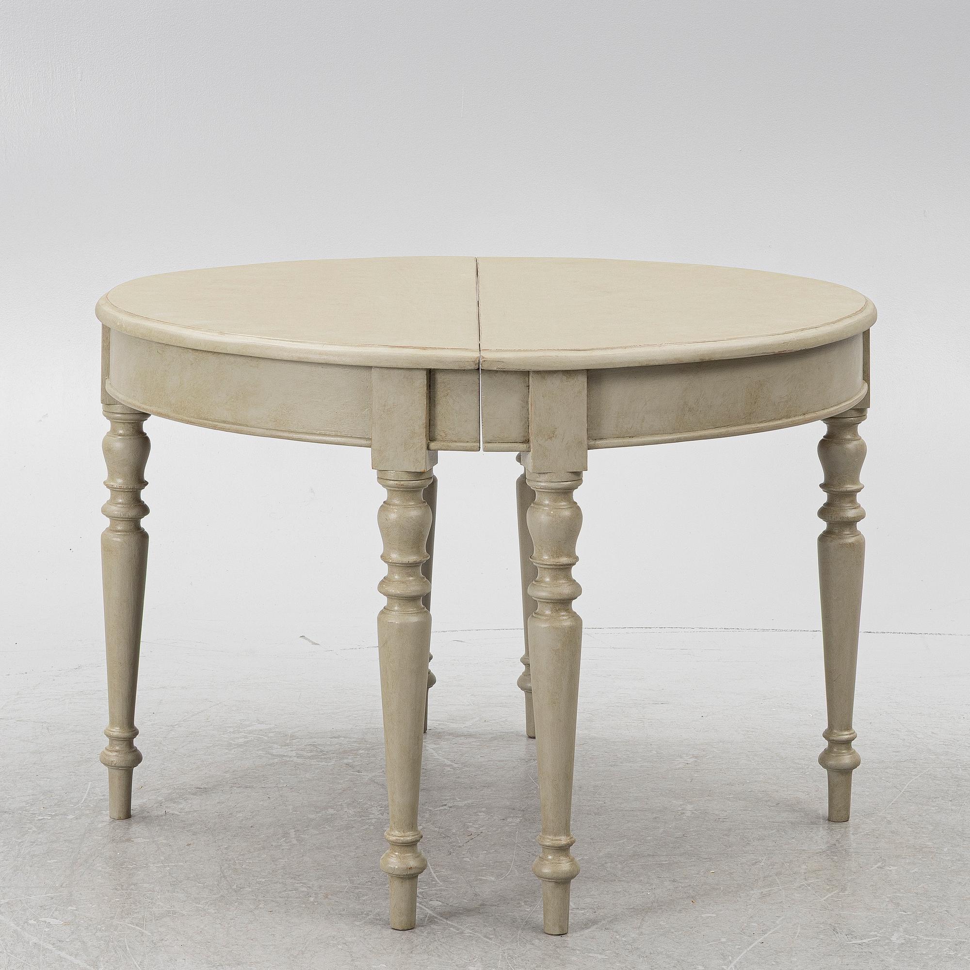 Dining table, 19th century.