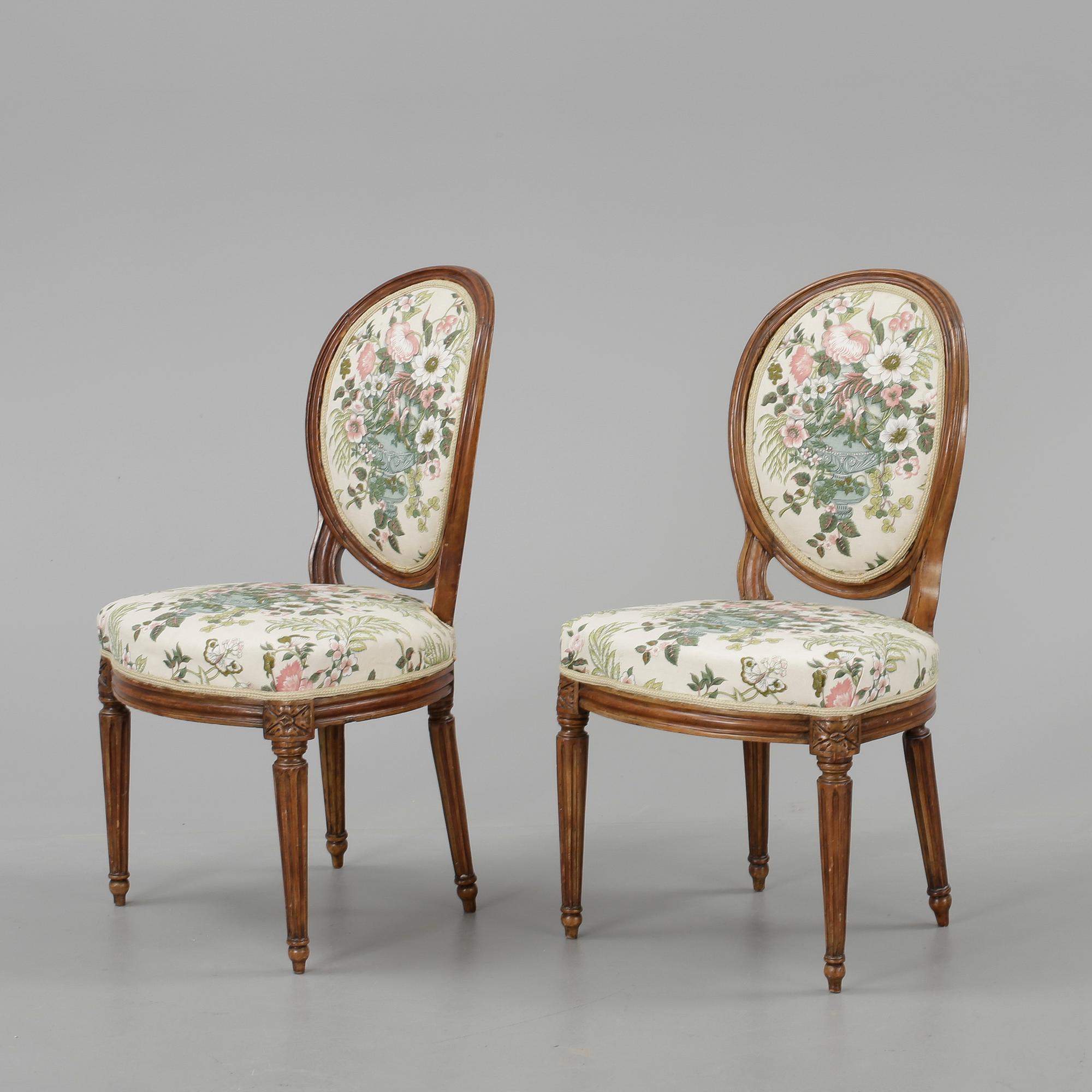 STOLAR, ett par, gustavianska, 1700-talets slut.