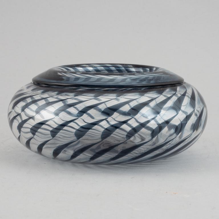 Ingeborg Lundin, skål/vas, glas, Orrefors 1966.