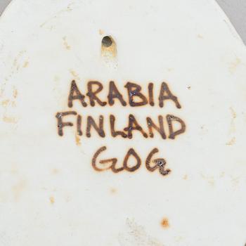 Gunvor Olin-Grönqvist, seinäkoristeita, 6 kpl, keramiikkaa, signeeraut. Arabia.