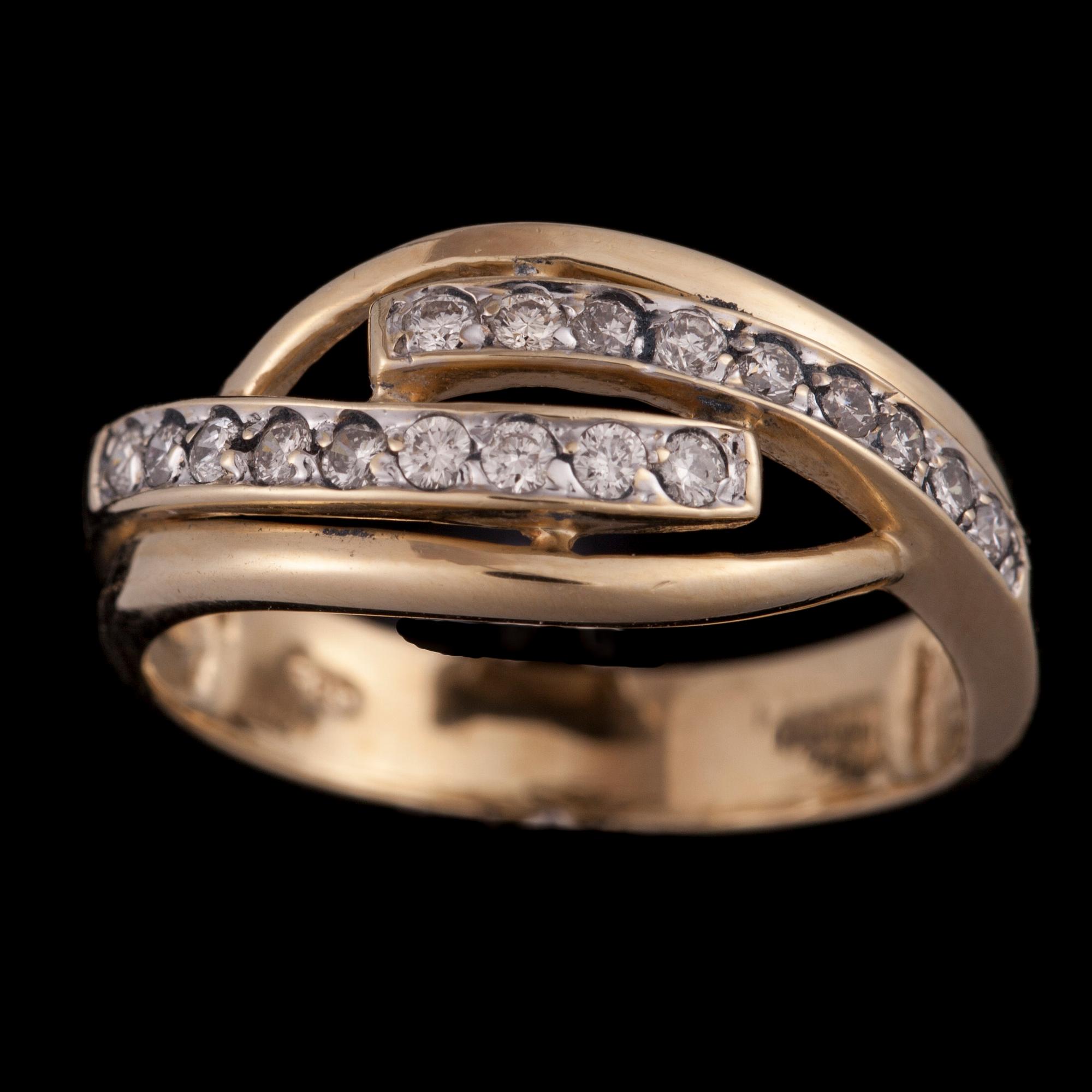 RING, 14K guld, briljantslipade diamanter. Vikt ca 3,4 g.